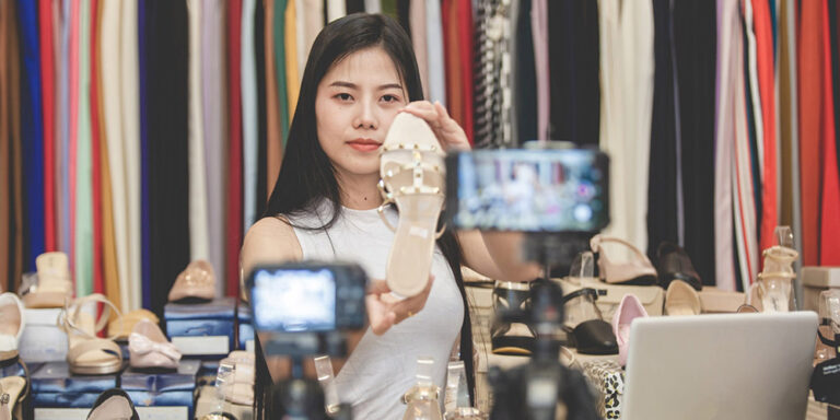 Retail and digital- how the role of shop assistants is changing